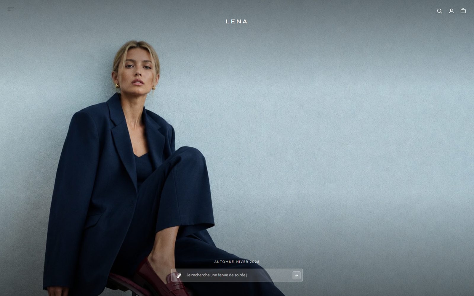 Page d'accueil du site Lena Paris : portrait de la collection Automne-Hiver 2026 et barre de recherche en langage courant